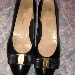 Vintage Salvatore ferragamo size 9 heels. Still has a lot of life left